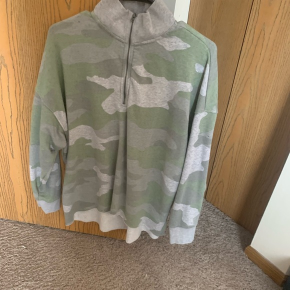 aerie camo quarter zip - Picture 4 of 4